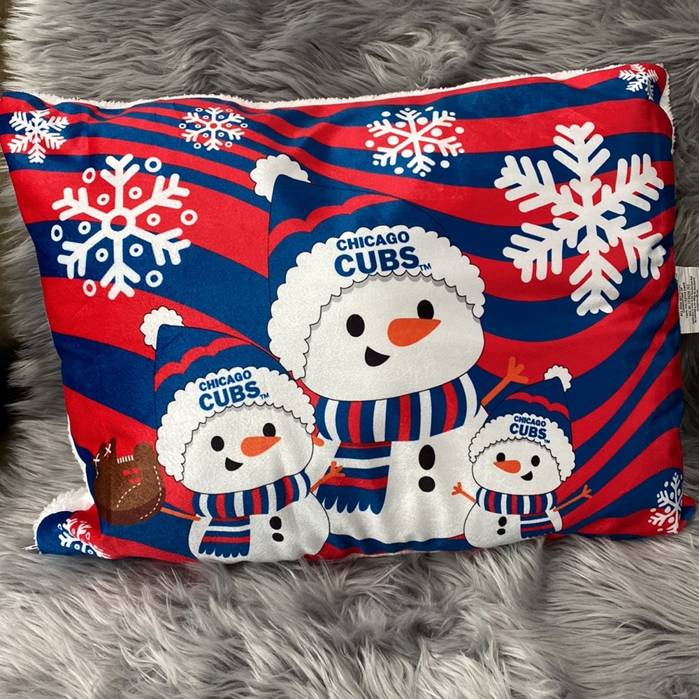 Chicago Cubs Christmas winter pillow